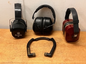 lot 211 image: Four (4) Pair of SoundNoiseGun Range Protection - Including&nbsp an Allen Black,&nbsp Light Weight, Low Profile Sound Sensor Hearing Protection  NRR2 &amp Beretta Standard Folding Earmuffs