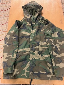 lot 235 image: Vintage US Military Cold Weather Camouflage Parka Jacket Sz X-Large