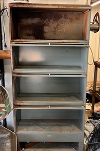 lot 260 image: Vintage Four (4) Tier Metal Shelves W Pull-Out Glass Doors