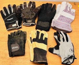 lot 263 image: Seven (7) Pair of Assorted Work Gloves