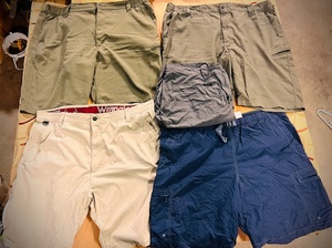 lot 274 image: Three (3) Pair of Wrangler & Two (2) Pair of Columbia Shorts