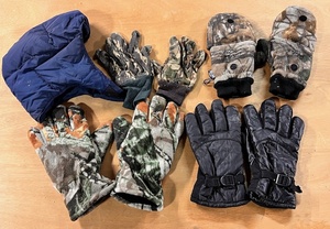 lot 323 image: Heavy Duty Winter Gloves &amp Insulated Cap