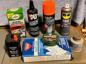 lot 333 image: Eight (8) Home &amp Garage Items
