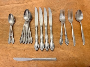 lot 364 image: Set Of 13 Vintage Oneida Stainless Steel Flatware Plus Two Other Pieces