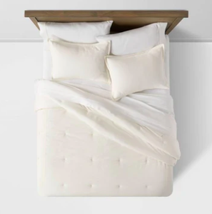 lot 2 image: New Cotton Velvet Comforter & Sham 3 Piece Set - Threshold, Cream King Size