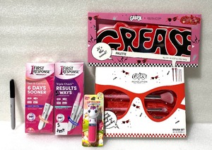 lot 39 image: Lot Of 5 New Other - Womens Health & Beauty Items - As Shown