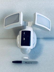 lot 143 image: Feit Electric Floodlight Security Camera, 1080P, Motion Activated & Bright Dual LED Light - In Condition As Shown - Retails Used $70 - (READ)