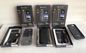 lot 158 image: Lot Of 3 - Mophie Juice Pack Air Recharging Case For iPhone 6 - In Condition As Shown - (READ)