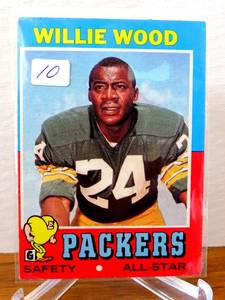 lot 10 image: VINTAGE 1971 Topps Willie Wood #55 Green Bay Packers