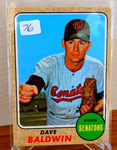 lot 76 image: 1968 Topps #231 Dave Baldwin RC ROOKIE