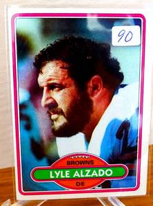 lot 90 image: 1980 TOPPS LYLE ALZADO . CLEVELAND BROWNS #220