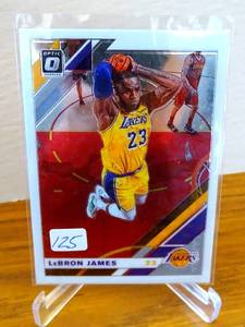 lot 125 image: 2019-20 Donruss Optic Basketball Lebron James Card #60