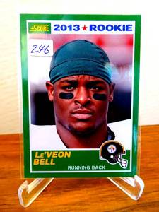 lot 246 image: 2013 Score  #392- Leveon Bell Blue Parallel Rookie RC Steelers