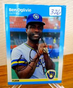 lot 326 image: Ben Oglivie AUTOGRAPH Milwaukee Brewers 1987 Fleer #353 AUTO Baseball Card $$