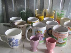 lot 42 image: large lot of coffee cups, drinking glasses