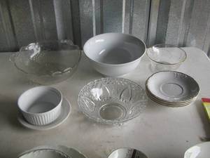 lot 43 image: tea plates, bowls, saucers, soap dish, ash tray, and  more