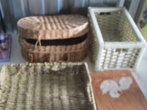 lot 45 image: wicker baskets, wicker tray, cutting board
