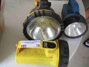 lot 78 image: 3 heavy duty flash lights