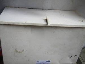 lot 79 image: metal box