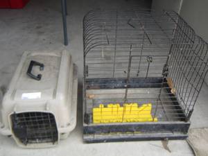 lot 86 image: small animal crate, bird cage