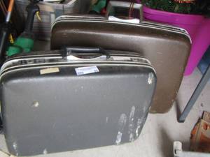 lot 95 image: 2 handled Samsonite suitcases