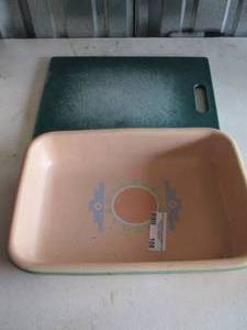 lot 108 image: treasure craft casserole dish, cutting board