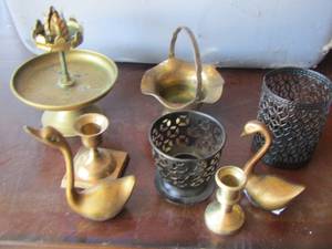 lot 152 image: brass ducks, 2 candle stands, handled basket, more