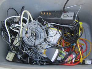 lot 163 image: Tote of computer cords plugs