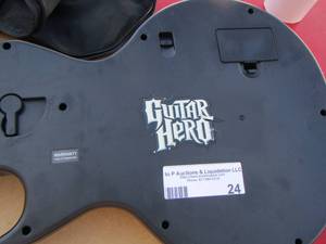 lot 24 image: Gibson Guitar HERO