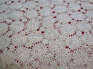 lot 189 image: bed skirt, table clothe and more