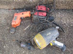 lot 200 image: flash lights drills and sander