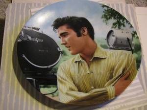 lot 225 image: Elvis Presley - LOOKING AT A LEGEND SERIES-    ELVIS IN HOLLYWOOD   Plate # 2504D