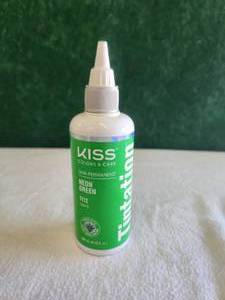 lot 23 image: Selection of 4 Kiss Colors - Tintation - Neon Green