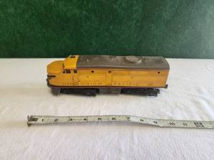 lot 30 image: Vintage Lionel O Gauge Union Pacific Engine