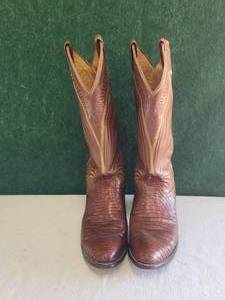lot 74 image: Nice pair of leather cowboy boots - 8-12