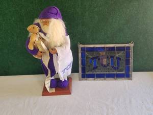 lot 78 image: TCU - Santa and stained glass