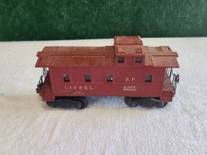 lot 85 image: Vintage Lionel Caboose car - O gauge