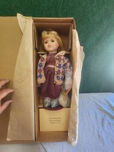 lot 94 image: Limited Edition Collector doll - Boyds collection -