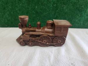 lot 114 image: Vintage Red Mill train decor.