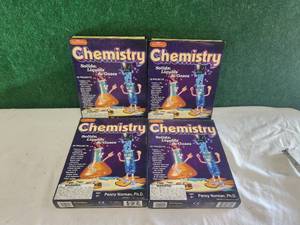 lot 284 image: Selection of 4 Science Wiz Chemistry project games - unused