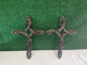 lot 135 image: Selection of 2 metal Crosses made from horseshoes