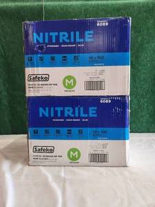 lot 170 image: Selection of 2 boxes of Safeko Nitrile exam grade gloves - 10 packs of 100 x 2 - great for crafts and more