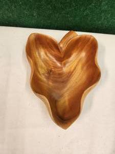 lot 204 image: Wood leaf bowl