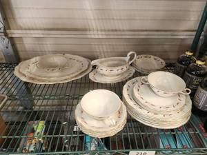 lot 220 image: Selection of 29pieces of Huguenot Royale fine China - tradition
