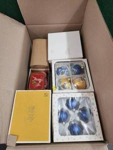 lot 237 image: Large box of Christmas ornaments and decor.