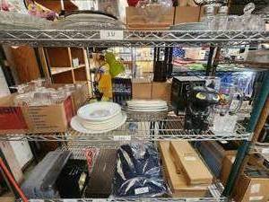 lot 332 image: Shelf lot