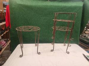 lot 258 image: Selection of 4 metal plant stands