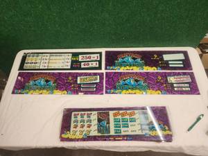 lot 271 image: Selection of slot machine-gaming replacement glass - couple have cracks
