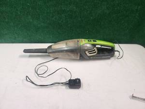 lot 290 image: Bissell Pet hair eraser handheld vacuum