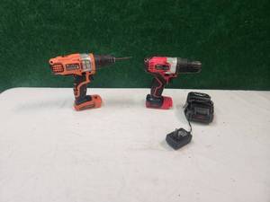 lot 320 image: Selection of 2 cordless drills - 1 has a battery and charger